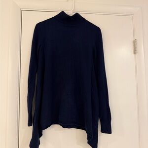 Neiman Marcus 100% Cashmere Navy Asymmetrical Hem Sweater Size S